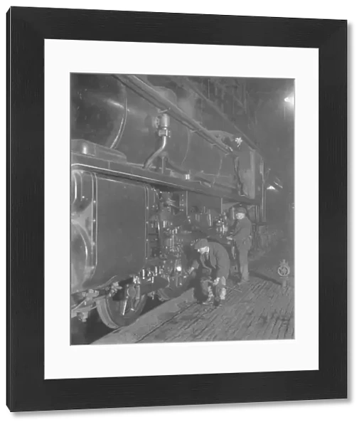 Overhauling a King Arthur engine at Nine Elms, 1925