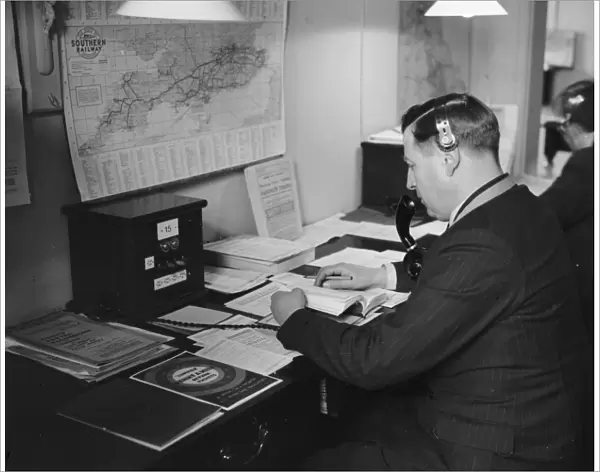 Telephone enquiry exchange at London Bridge Station, 1934