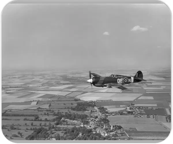 Curtiss Tomahawk I (AH775 OE-N) of 168 Squadron RAF in flight, 1942