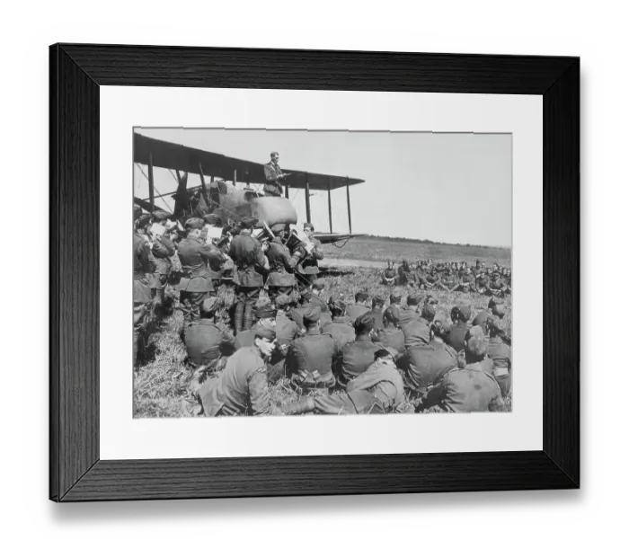 Framed Print : The Chaplain leads the singing at No. 2 Aeroplane Supply Depot, RAF Bahot, France, September 1918