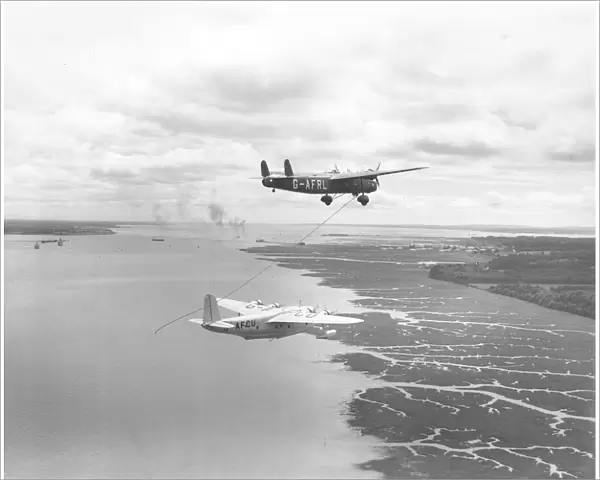 Handley Page Harrow about to refuel a Short 'C'Class flying boat