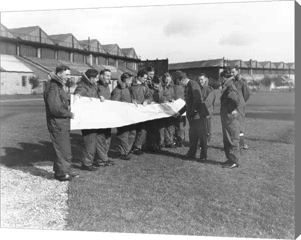 Airmen of Long Range Development Unit, with map, Upper Heyford, 1938