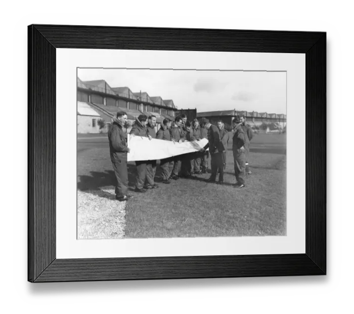 Framed Print : Airmen of Long Range Development Unit, with map, Upper Heyford, 1938
