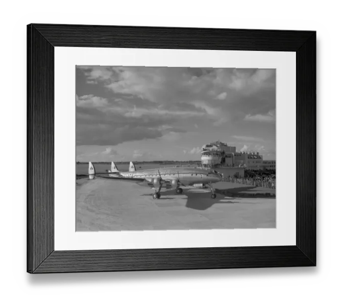 Framed Print : Lockheed Constellation EI-ADA of Aerlinte Eireann at Dublin airport, 20 September 1947