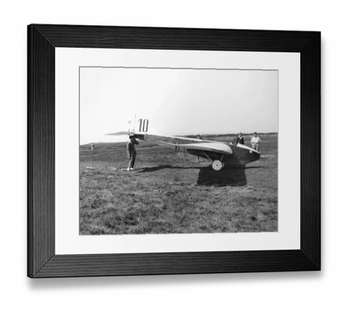 Framed Print : The Thomas glider Framed Print : The Thomas glider