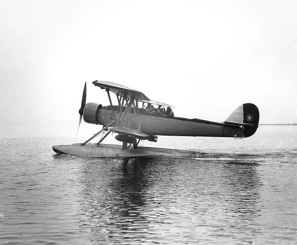Blackburn Shark seaplane of the Portuguese Naval Aviation on water, Brough 1936
