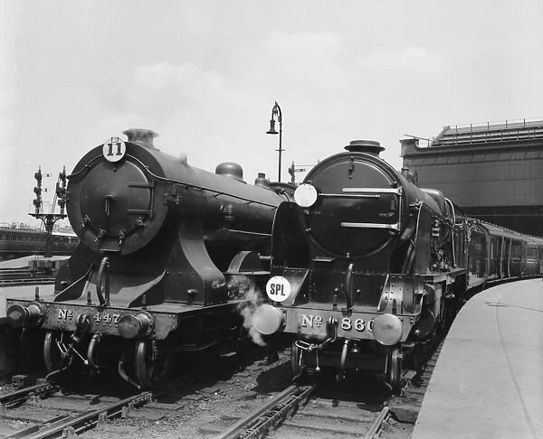 Lord Hawke. Southern Railway 4-6-0 Lord Nelson Class 860 Lord Hawke at Waterloo Station
