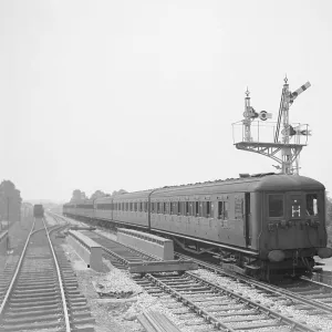 Electric signals on Wimbledon-Sutton line, 1930