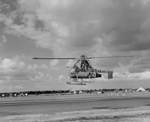Helicopters Collection: Fairey Ultralight helicopter XJ924 at Farnborough, 1955