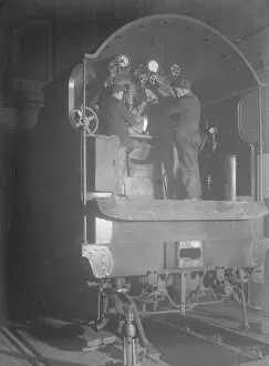 Railways Gallery: Foot plate repairs to King Arthur engine, 1926