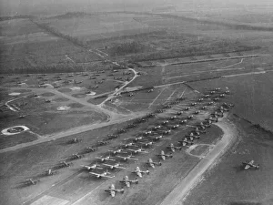 World War Two Gallery: Gliders and tugs at Tarrant Rushton