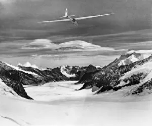Civil Aircraft Collection: Gliding in the Alps