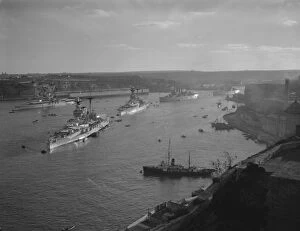 Ships Gallery: Grand Harbour, Malta 1935