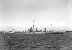 Images Dated 25th September 2009: HMS Frobisher, May 1937