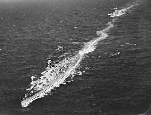 Images Dated 25th September 2009: HMS Hood