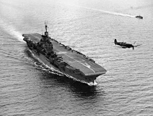 Images Dated 25th September 2009: HMS Indomitable, 1943