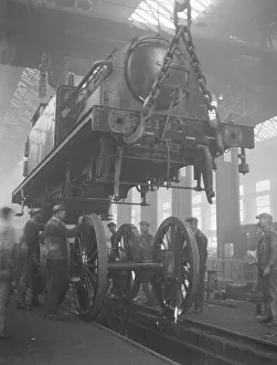 Images Dated 15th May 2009: Locomotive building, Eastleigh 16 December 1931