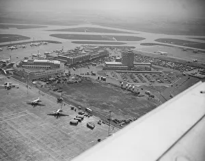 Images Dated 29th May 2008: London Heathrow Airport, 1956