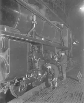 Travel Gallery: Overhauling a King Arthur engine at Nine Elms, 1925